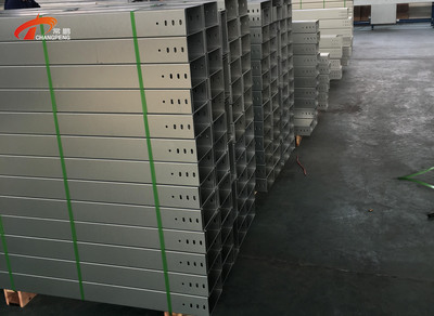 常州鹏桥架浅谈喷涂槽式电缆桥架的特点与应用场合